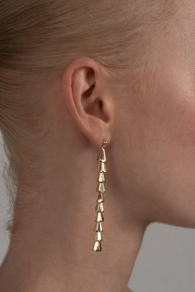 Grand Floret Earrings in Gold Vermeil Worn, Side Detail